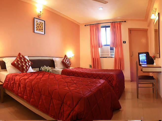 Om Shiv Hotel Madgaon Extérieur photo